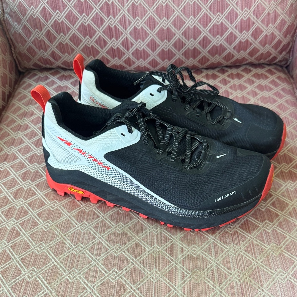 Alta Olympus 4 Black and Red Trail Running Shoes - Footshape Design